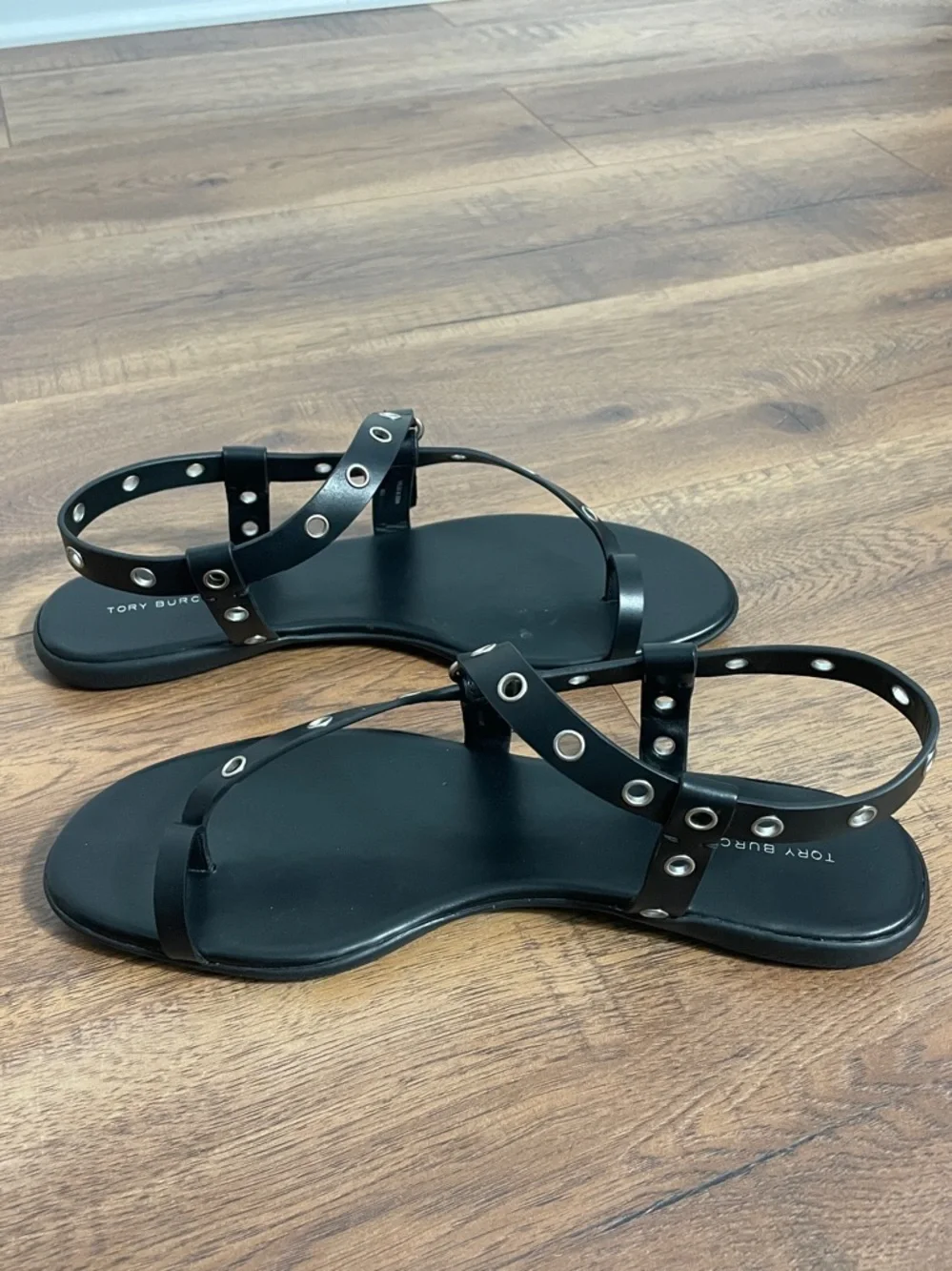 Tory‎ Burch Eyelet Toe Ring Sandals Size 11